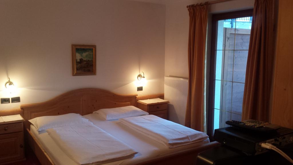 Hotel Garni Gardena - Appartments Santa Cristina Val Gardena 部屋 写真