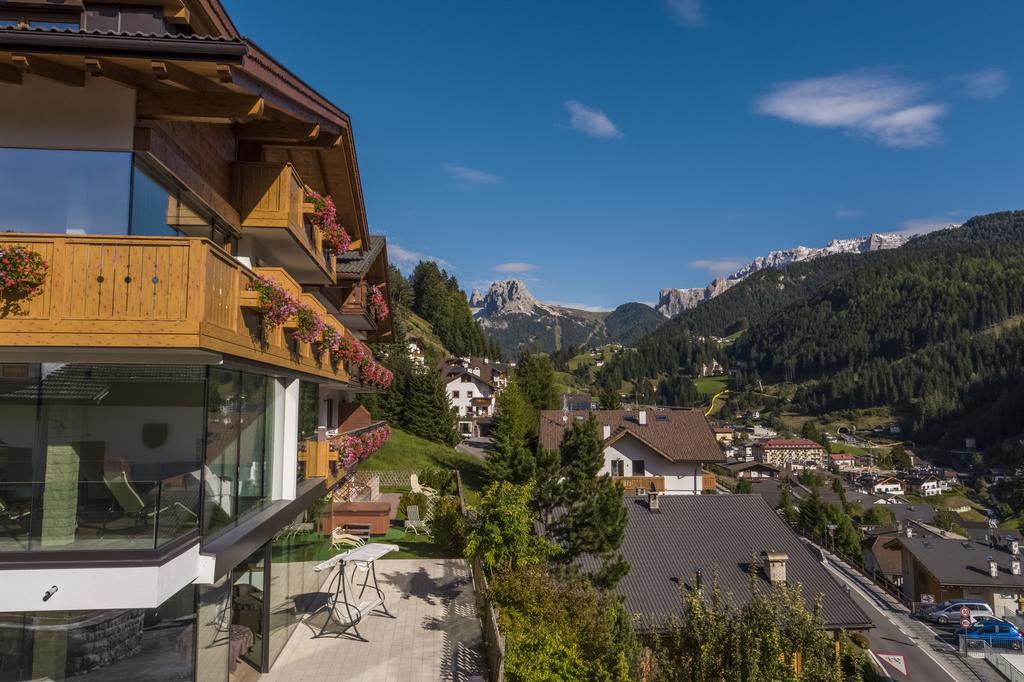 Hotel Garni Gardena - Appartments Santa Cristina Val Gardena エクステリア 写真